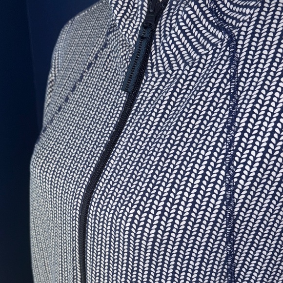 T by Talbots Navy & White Print Full Zip Jacket – Size XL – EUC - Picture 11 of 12